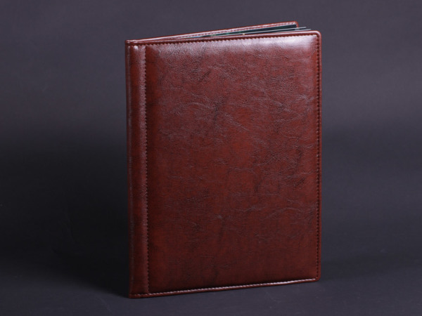 Обкладинка зі шкірозамінника